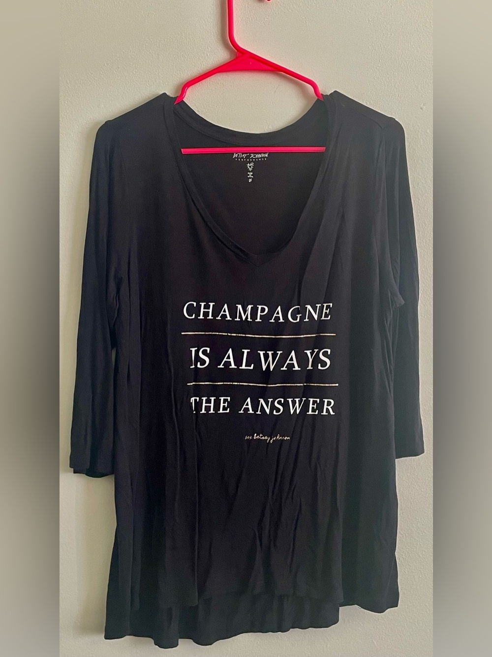 🥂🍾 Betsey Johnson Plus Black Long-Sleeve V-Neck Top with White Text 🍾🥂